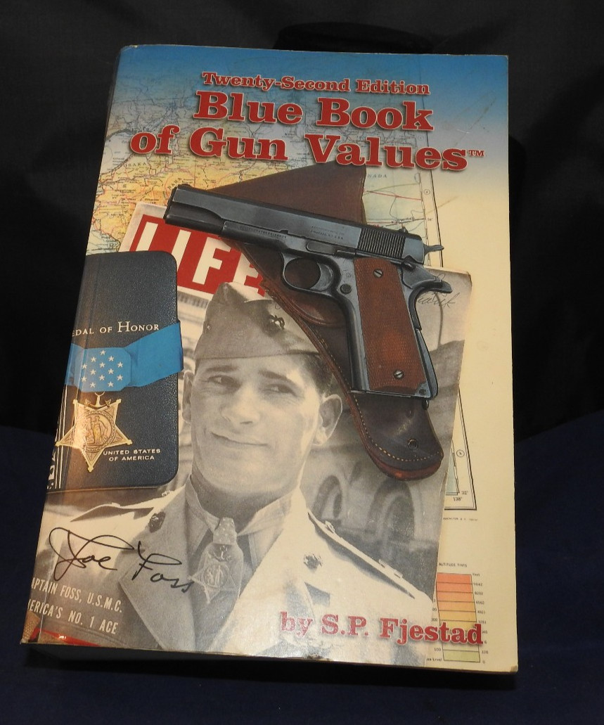 2001 Paper cover book 22nd ed. Blue Book of Gun Value